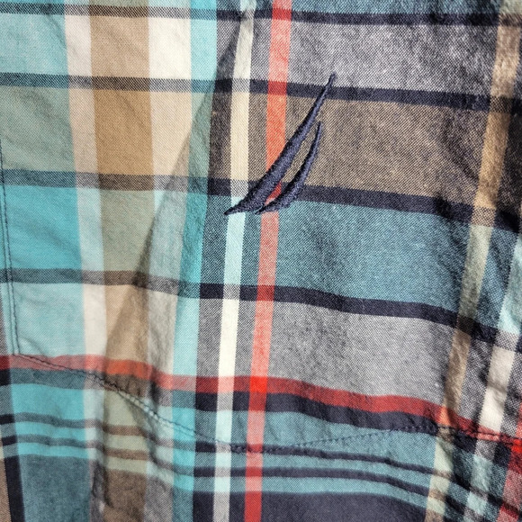 ❤️ 3 for $35 vintage Nautica men short sleeve button down plaid checked shirt XL - Picture 4 of 6